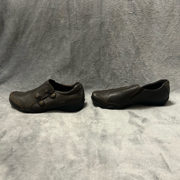 Women’s brown Taos Blend Leather Slip-Ons size size 6 - Picture 7 of 8